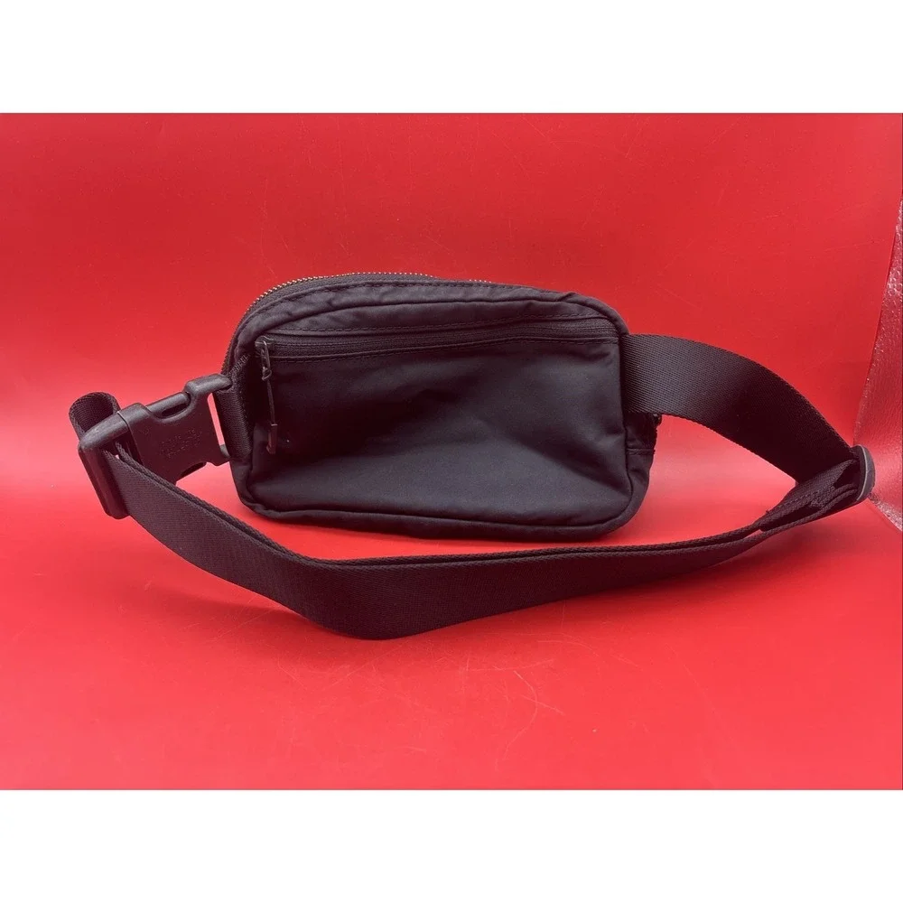 Lululemon Everywhere Belt Bag Pack Black Adjustable Strap